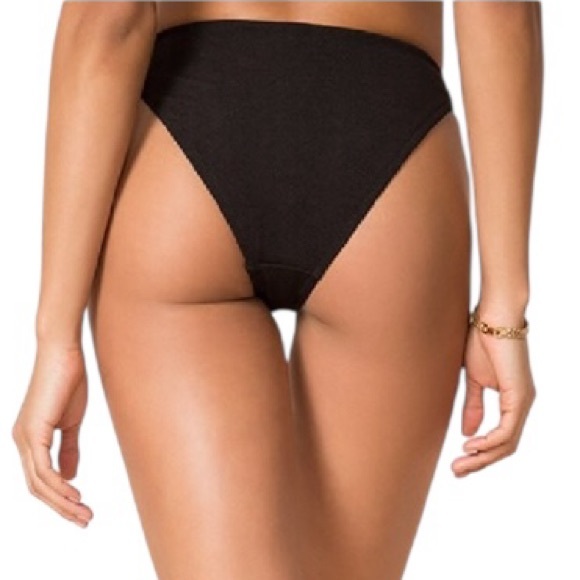 MinkPink Loren Ring Black Bikini Small/Med - Picture 5 of 7